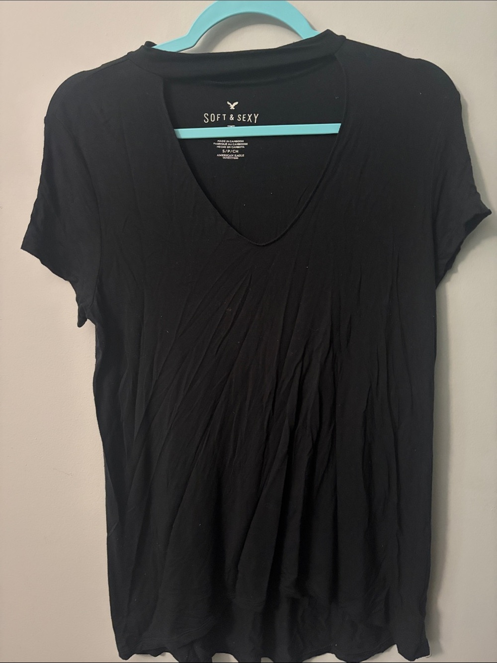 American Eagle Outfitters Black V-Neck Short Sleeve Tee